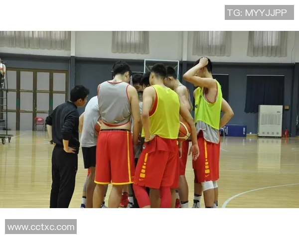 杭州篮球队的阵地战解析：战术布局与球员配合的深度剖析